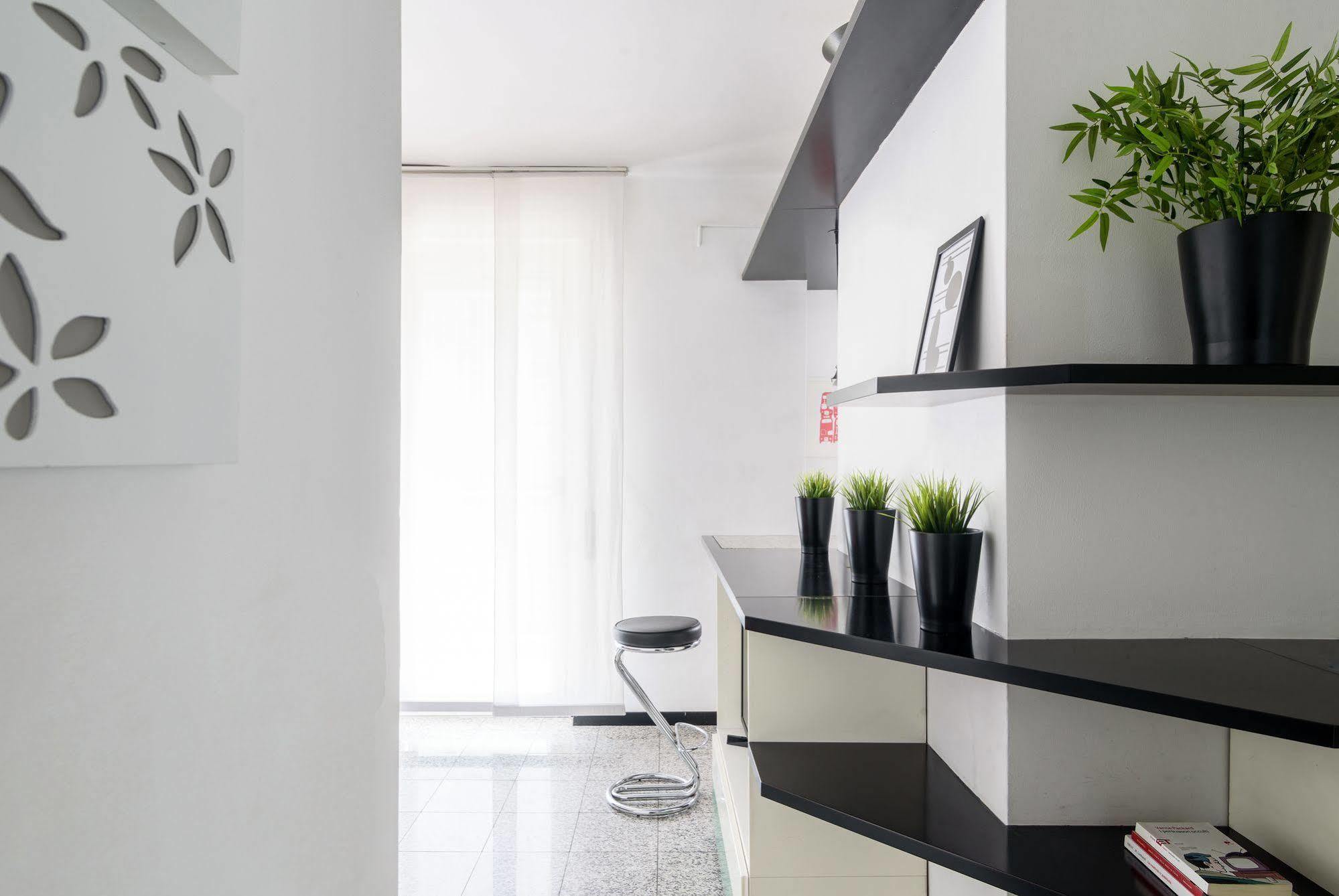 Alcuino Apartment Милано Екстериор снимка