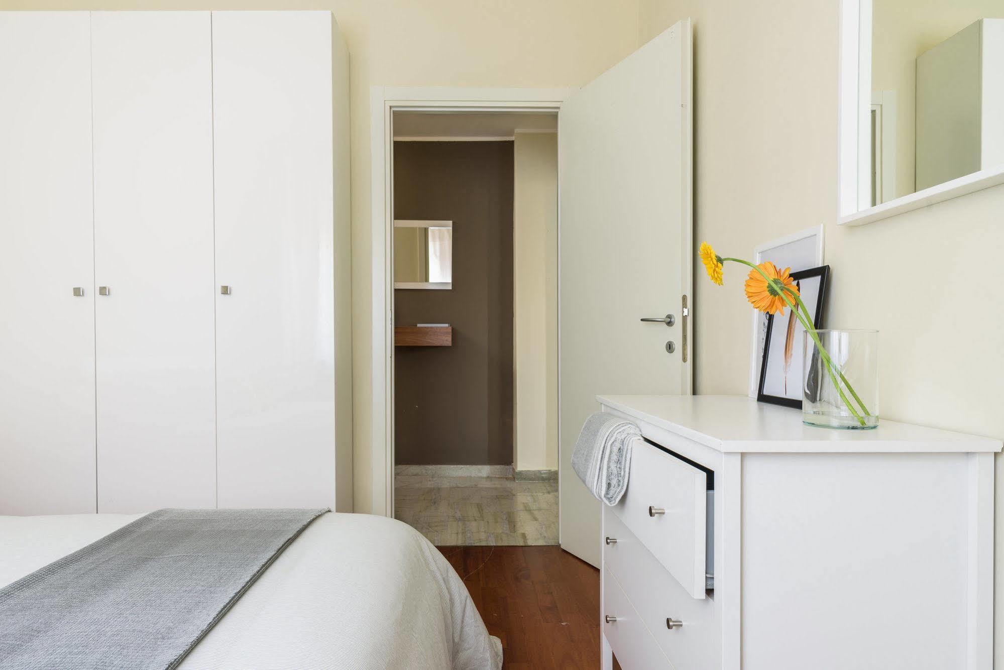 Alcuino Apartment Милано Екстериор снимка