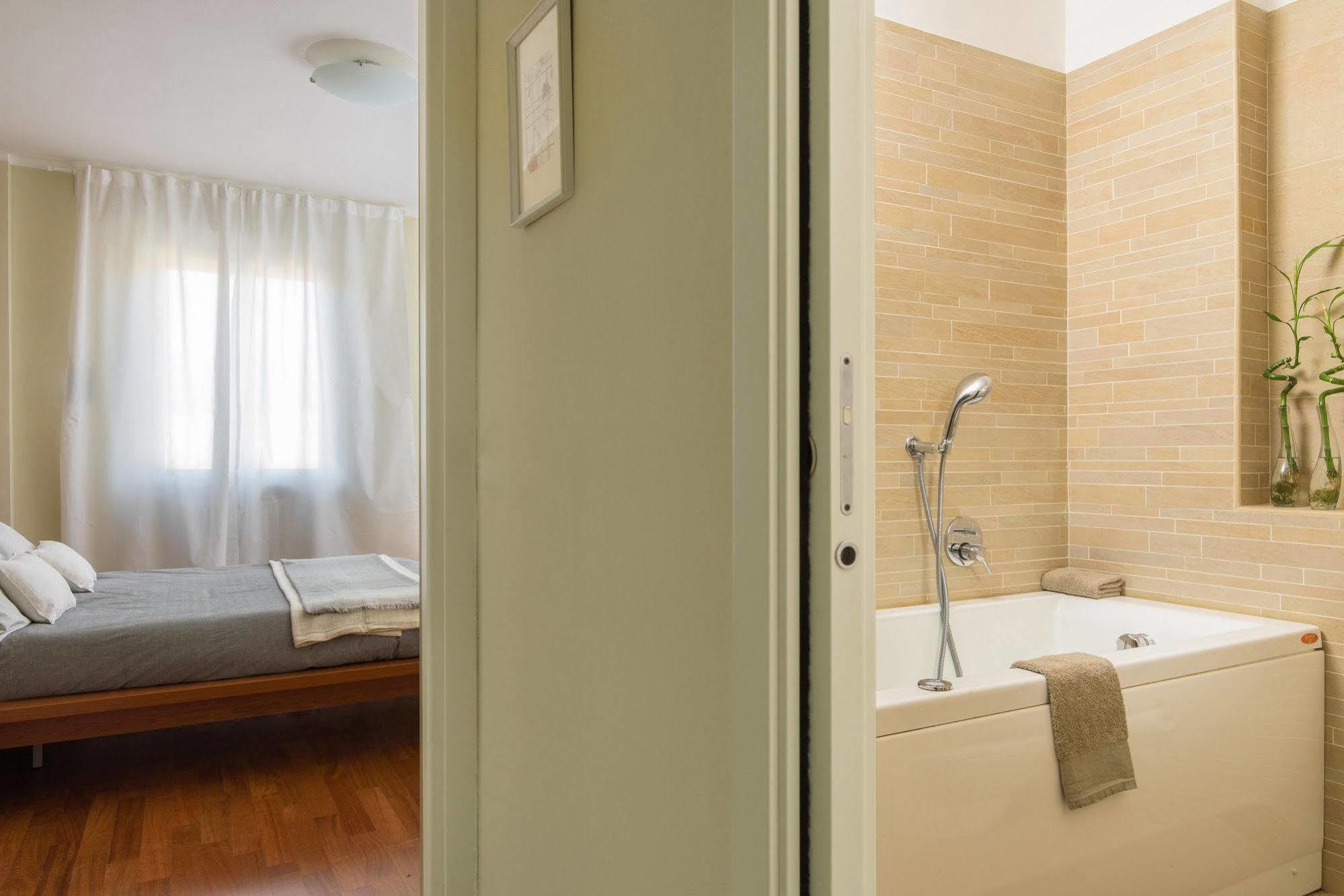 Alcuino Apartment Милано Екстериор снимка