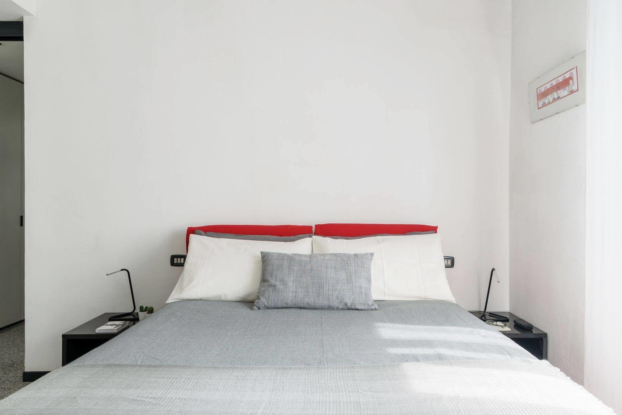 Alcuino Apartment Милано Екстериор снимка